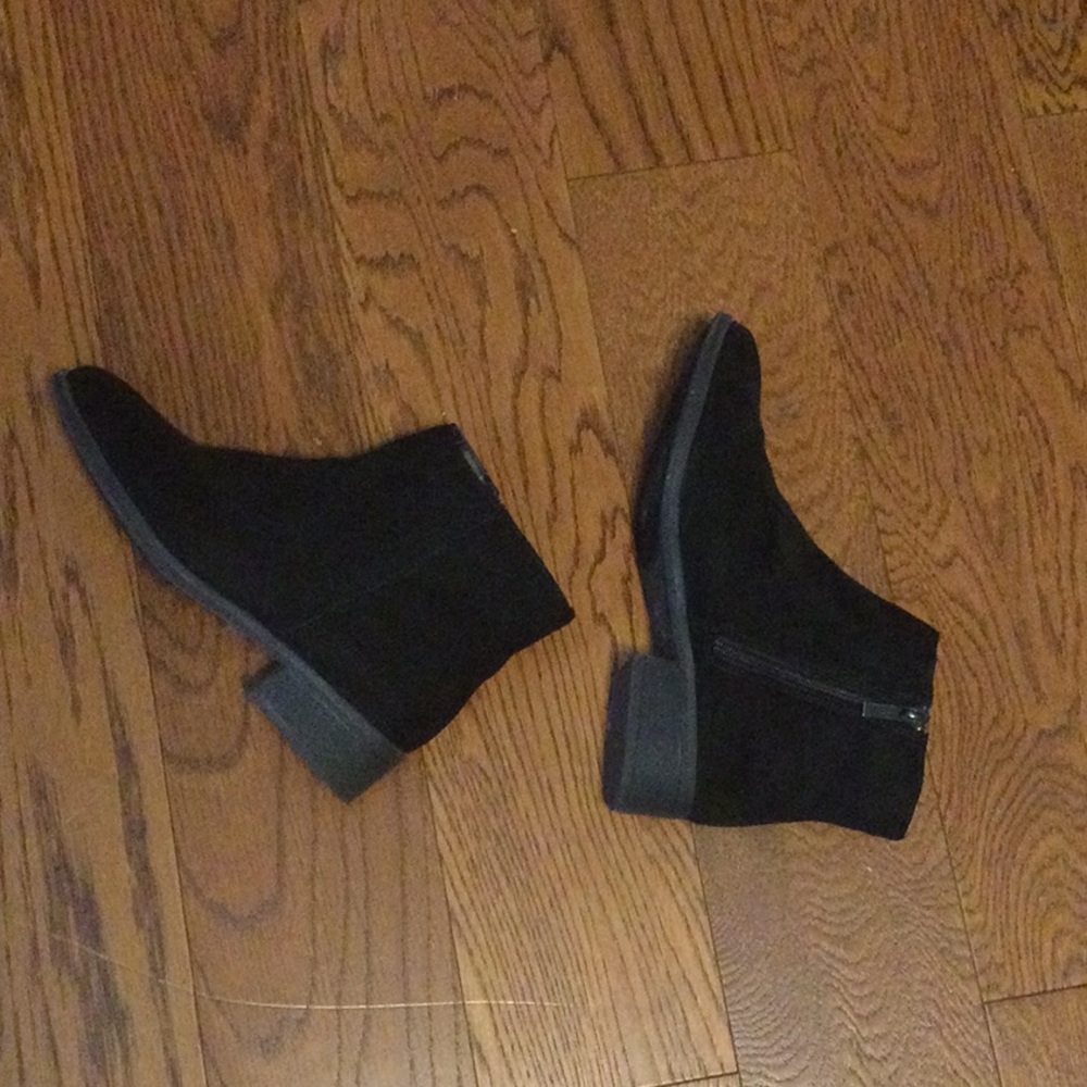 Bamboo booties size 7